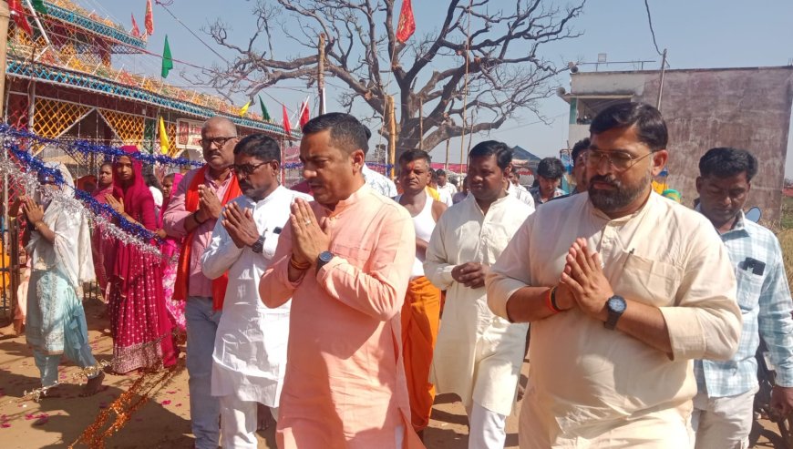 पूर्व मंत्री भानू ने यज्ञ में हवन कर मां शतचंडी से क्षेत्र में खुशहाली की कामना की