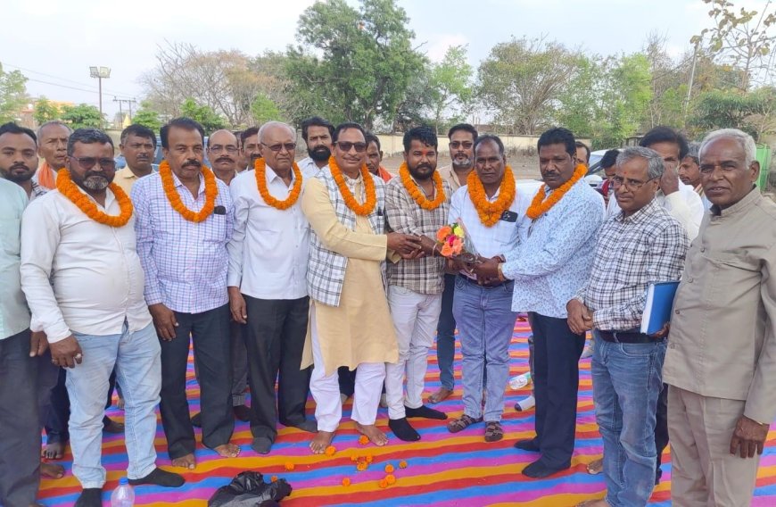 विश्वकर्मा लोहार समाज की बैठक में जिला कार्यकारी अध्यक्ष बने अशोक शर्मा