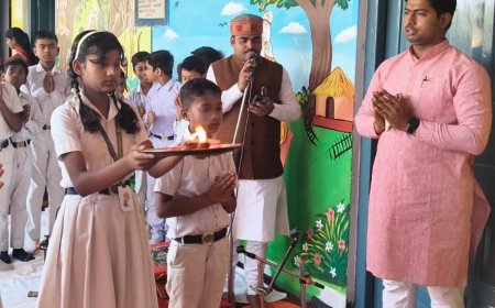 सरस्वती विद्या मंदिर हवन पूजन के साथ हुआ सत्रारम्भ