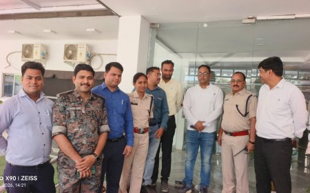 गढ़वा में होटल सेक्स रैकेट का भंडाफोड़, 28 युवक-युवतियां हिरासत में