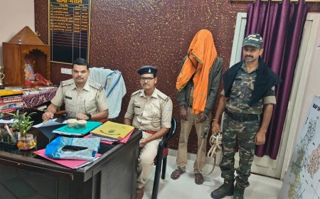 चोरी के आभूषण और नगदी के साथ अभियुक्त को पुलिस ने पकड़ा