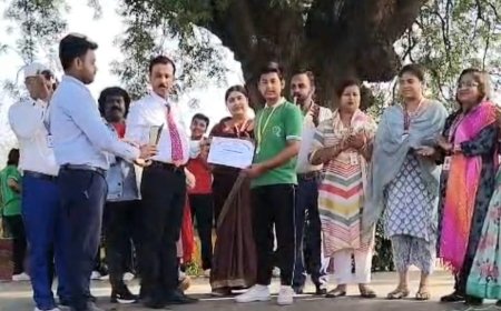 रोबोटिक्स में कमाल : वेद प्रकाश ने आईआईटी दिल्ली में मचाया धमाल, स्कूल में हुआ भव्य सम्मान