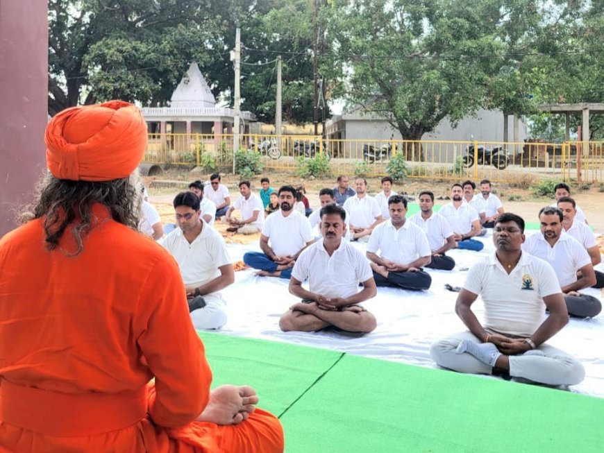 अंतरराष्ट्रीय योग दिवस पर नगर परिषद विश्रामपुर में हुआ भव्य योगाभ्यास