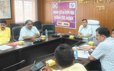 मतदाता सूची पुनरीक्षण को लेकर राजनीतिक दलों के साथ बैठक, 98.20 प्रतिशत गणना प्रपत्रों का वितरण