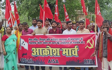 छात्रों के समर्थन में निकला आक्रोश मार्च, पेपर लीक और लाठीचार्ज के खिलाफ उठी आवाज