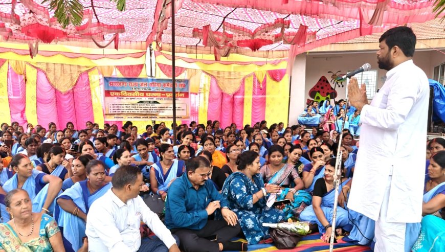 न्यूनतम 18 हजार मानदेय नहीं मिला तो होगा उग्र आंदोलन : गायत्री देवी