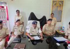 जमीन हड़पने की नीयत से चाचा की गला दबाकर हत्या, भतीजा-मां गिरफ्तार