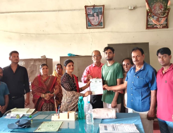 घर से ऑनलाईन तैयारी कर नीट में सफल हुये अभिनव चौबे