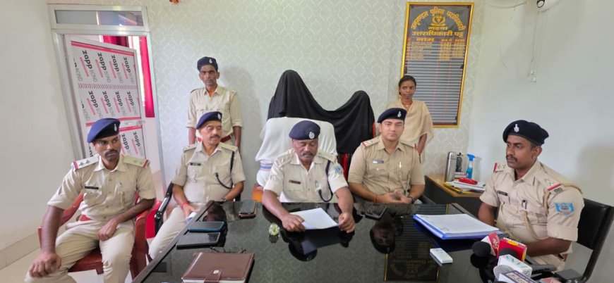 जमीन हड़पने की नीयत से चाचा की गला दबाकर हत्या, भतीजा-मां गिरफ्तार