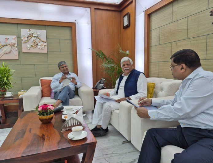 हाईवे के गड्ढे दशहरा से पहले भरेंगे, पलामू में एनएचएआई ऑफिस खुलेगा