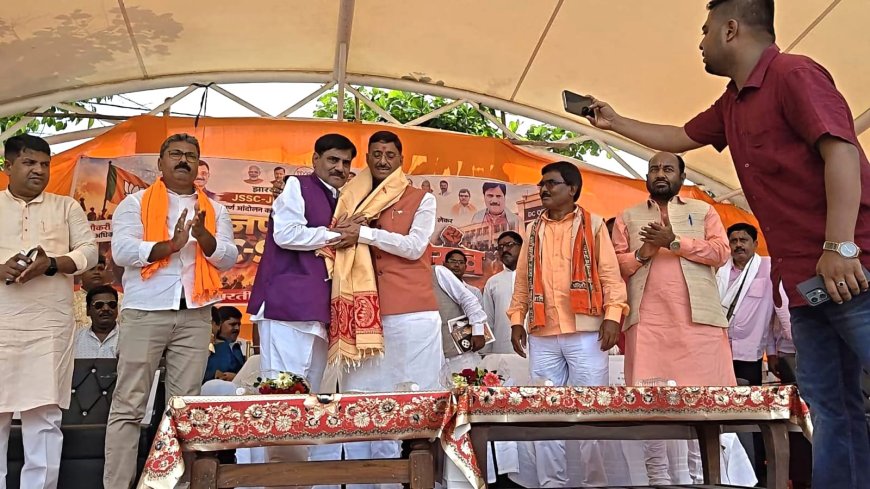भाजपा ने निकाला जुलूस, समाहरणालय घेरकर सरकार के खिलाफ बुलंद की आवाज