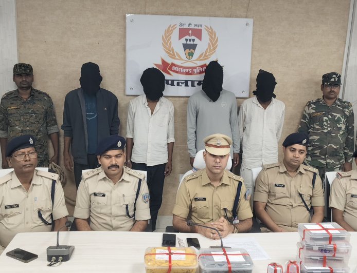 पुलिस ने बसना सहिया हत्याकांड का किया खुलासा, चार आरोपी गिरफ्तार