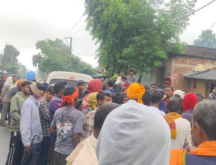 गुजरात से छठ की खुशियां बांटने घर लौट रहे पुटेश्वर की ट्रेन में हुई संदिग्ध मौत, शव पहुंचा घर